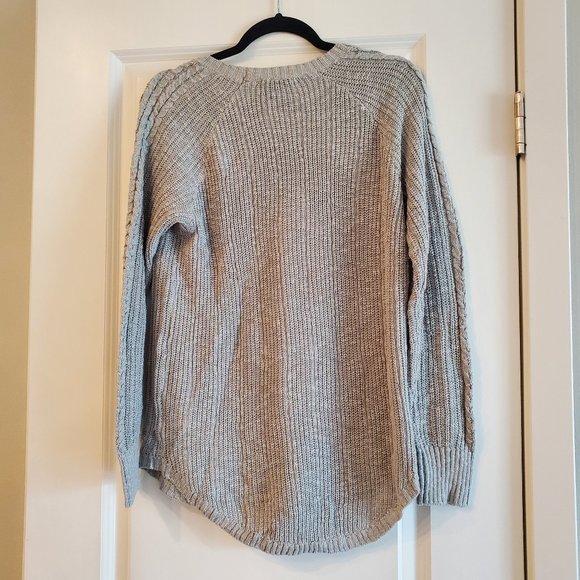 Grey sweater with braid detail on sleeves Pink Republic Size Large - Picture 6 of 10